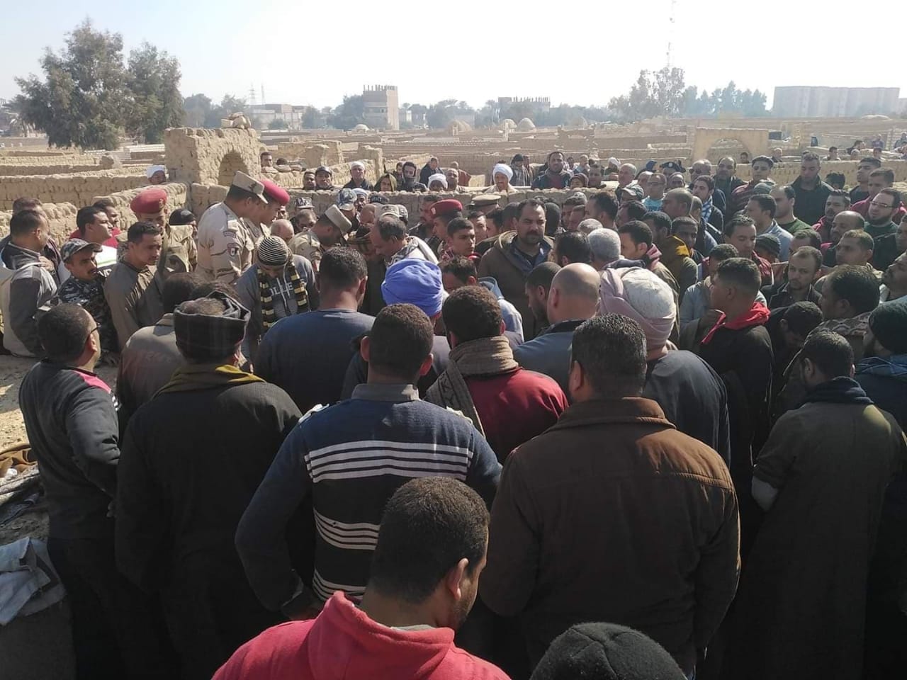 أهالي ملوي بالمنيا يشيعون جنازة شهيد الواجب في سيناء