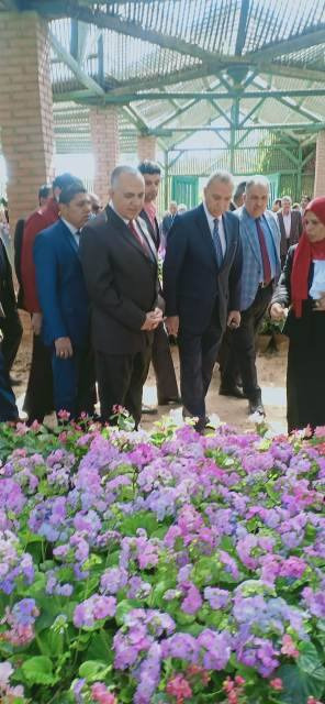 وزير الري يفتتح معرض زهور الربيع