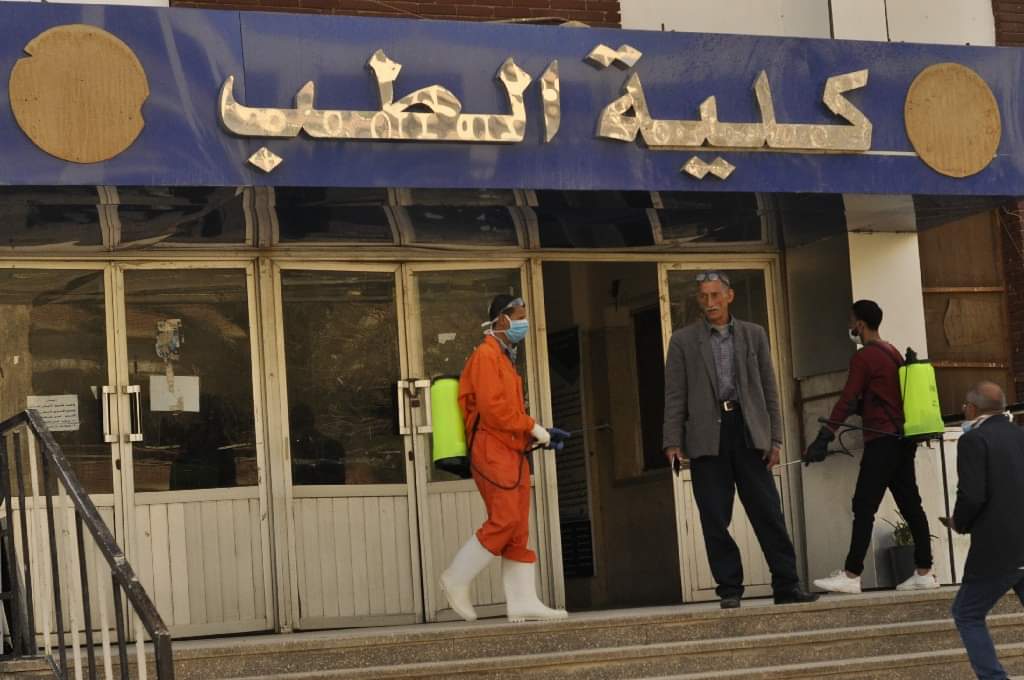 جامعة المنيا تواصل إجراءات تطهير وتعقيم منشآتها 