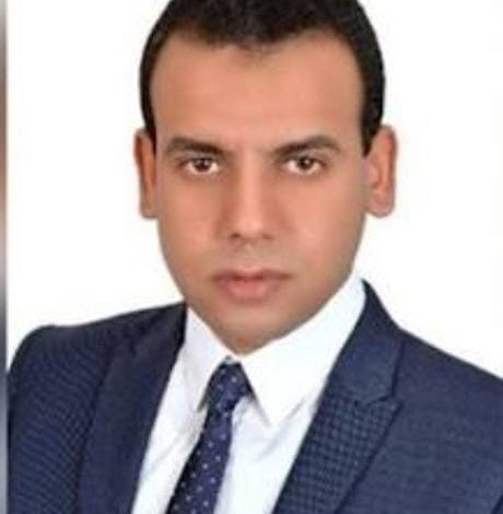 كريم العمدة استاذ الاقتصاد السياسي