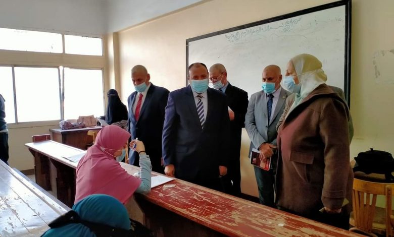 في أول أيام الامتحانات.. هدوء وانتظام داخل لجان الامتحانات مع تطبيق الإجراءات الاحترازية بكليات البنات بجامعة الأزهر بأسيوط